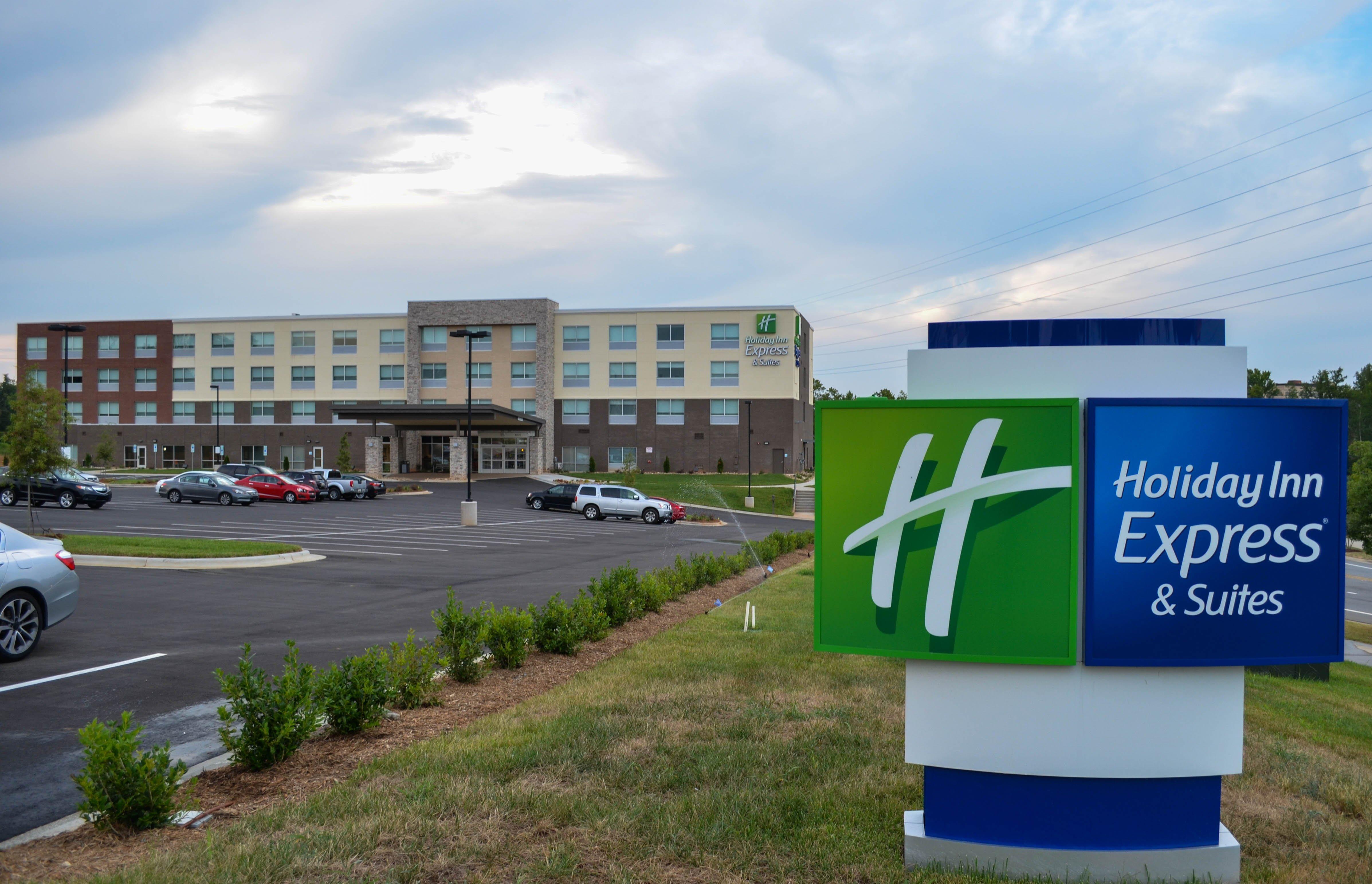Holiday Inn Express & Suites Raleigh Airport - Brier Creek By Ihg Buitenkant foto