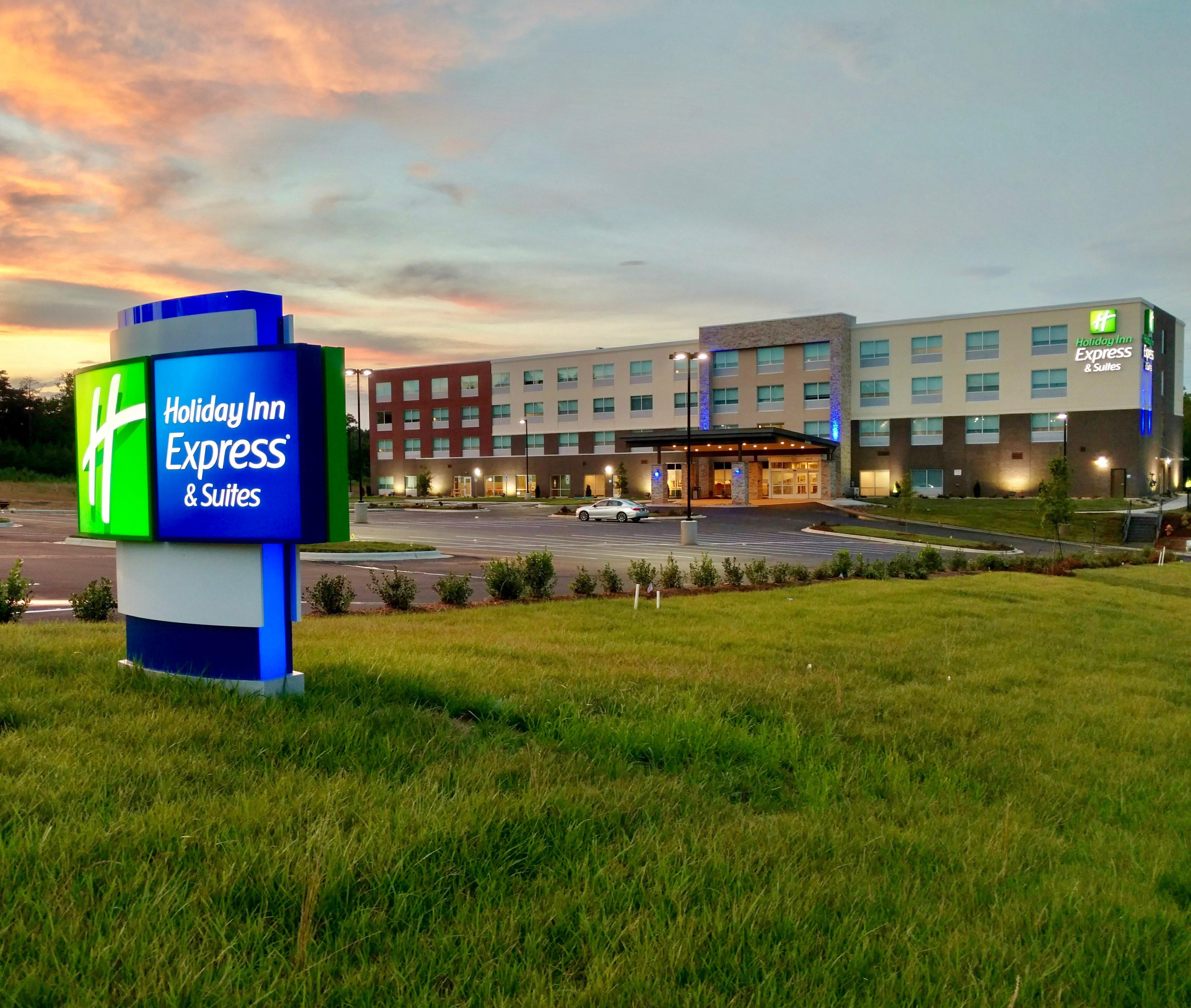 Holiday Inn Express & Suites Raleigh Airport - Brier Creek By Ihg Buitenkant foto