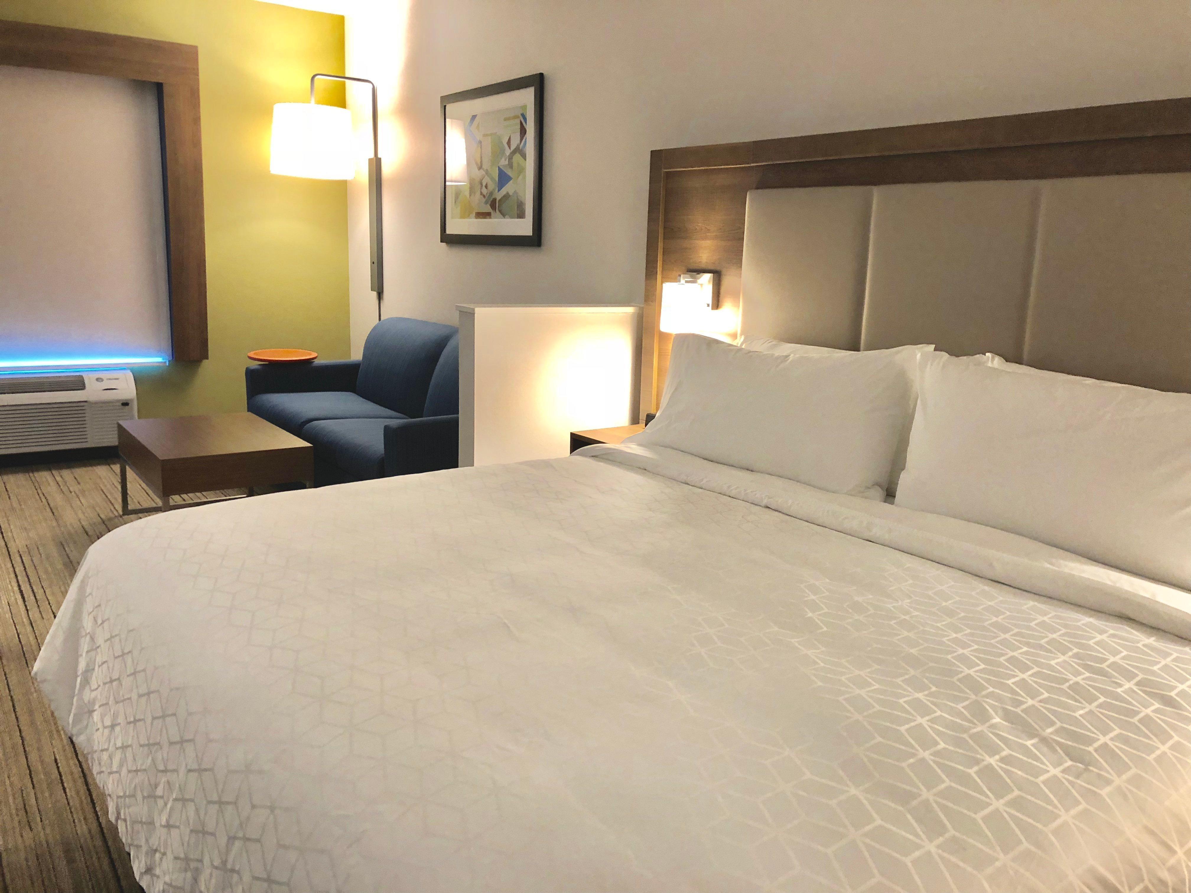 Holiday Inn Express & Suites Raleigh Airport - Brier Creek By Ihg Buitenkant foto